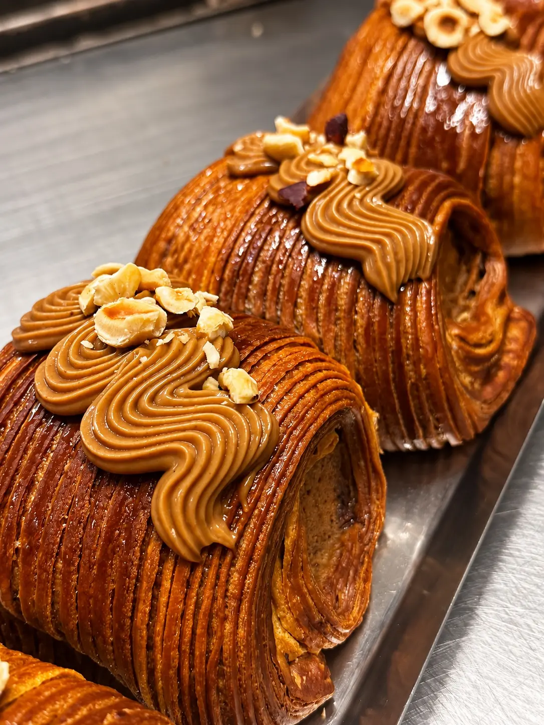 Viennoiserie con crema e nocciole del De la Vallée